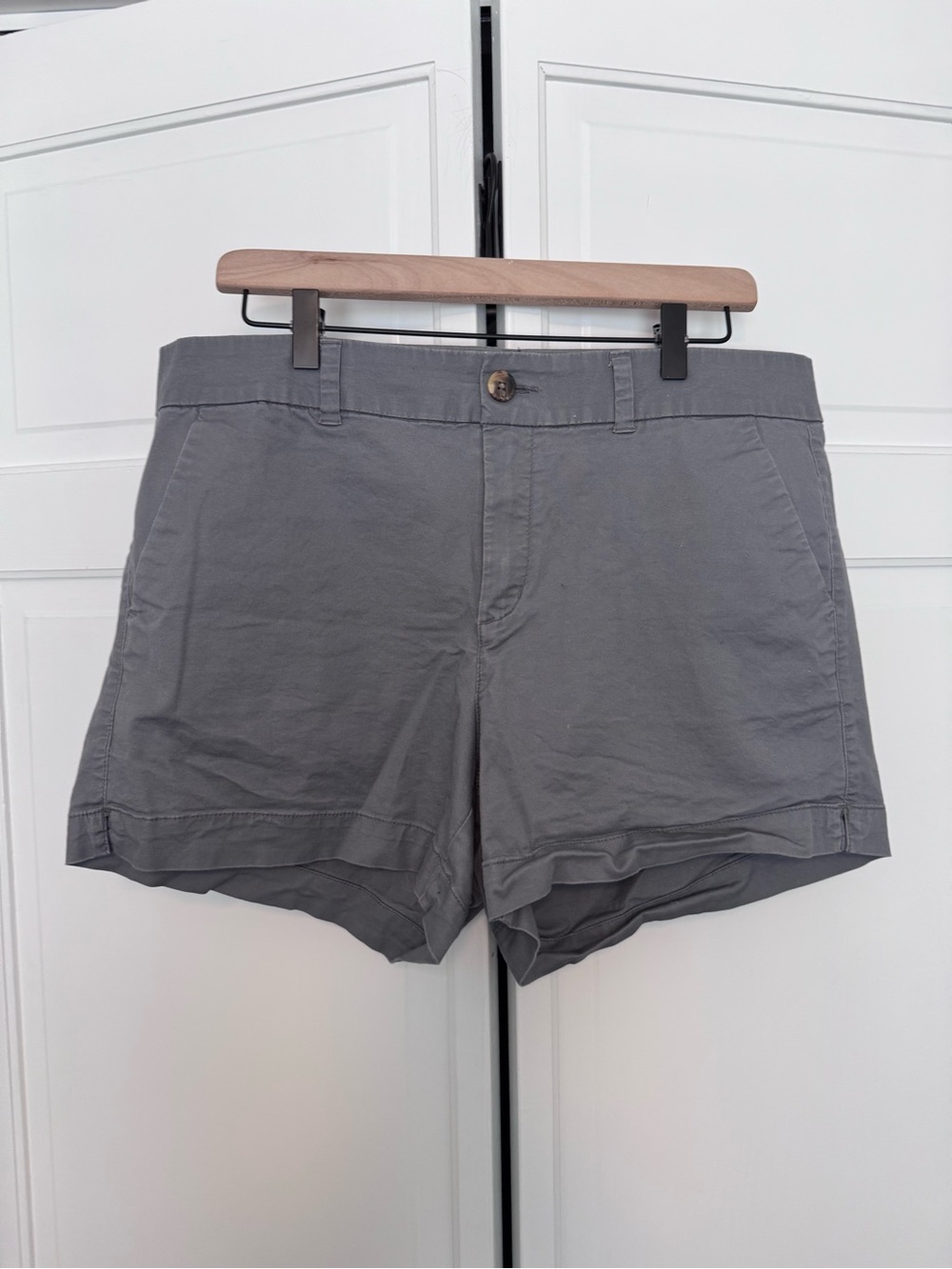 Old Navy Men's Gray Flat Front Cotton Shorts